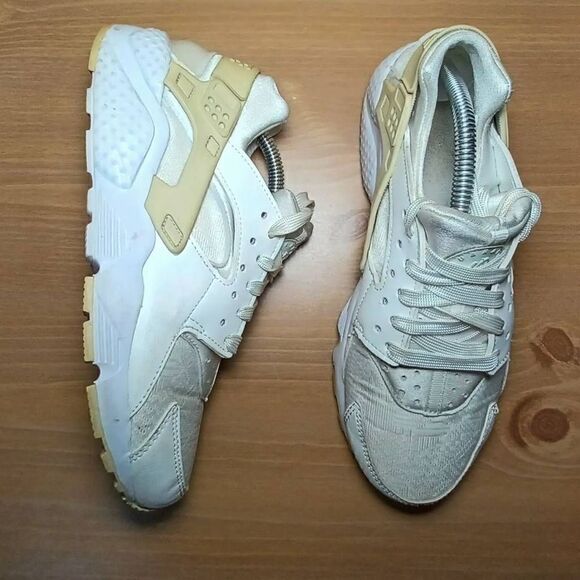 Nike Air Huarache Run Size 5Y 904538-100 - Picture 1 of 7